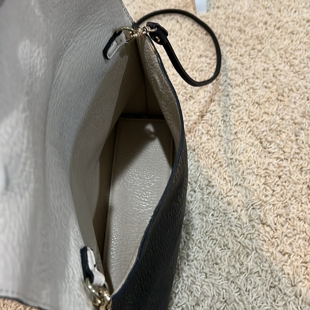Urban Outfitters Magnetic Flap Crossbody - Picture 7 of 9
